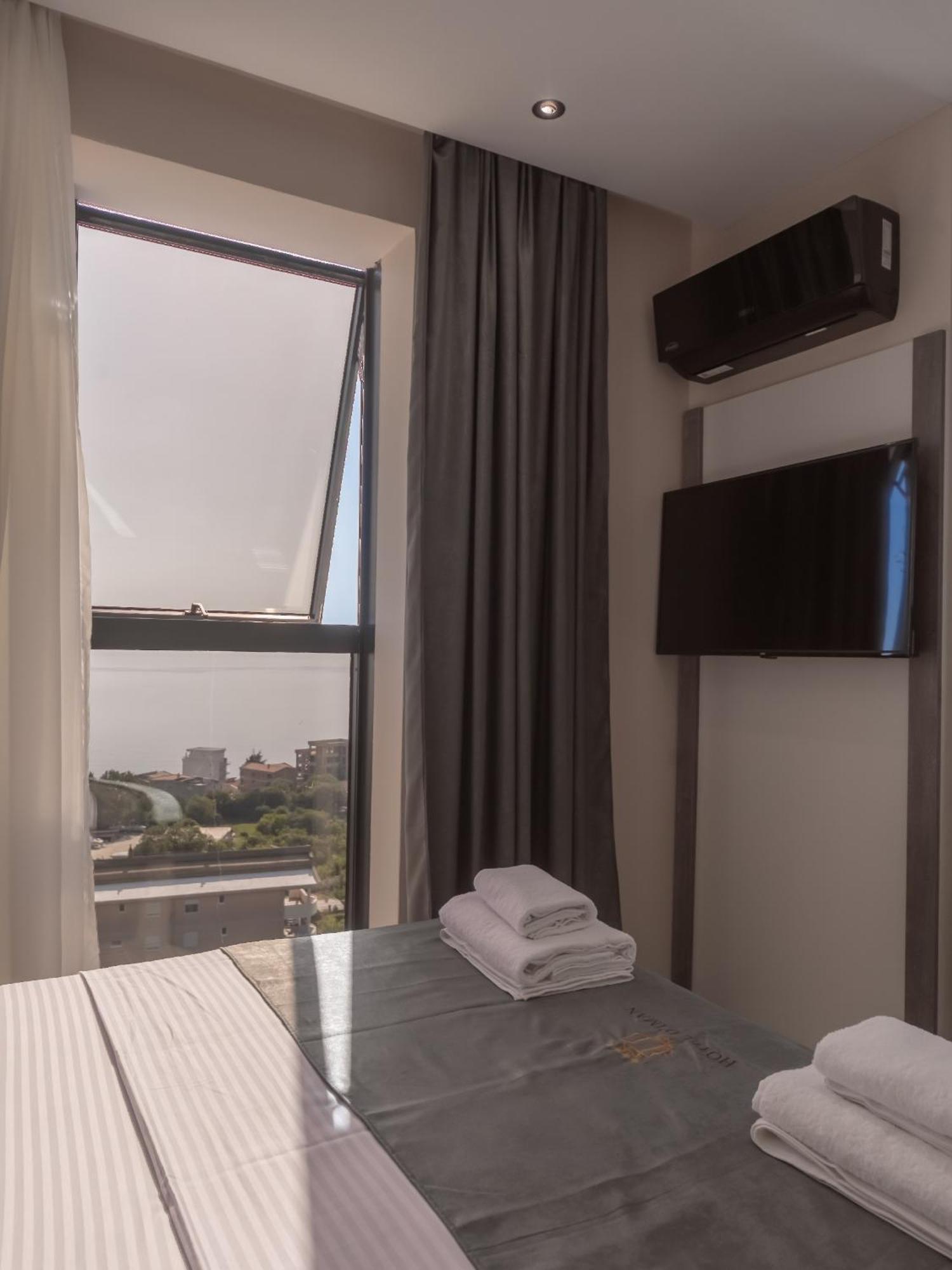 Hotel Diman Dobra Voda Bilik gambar