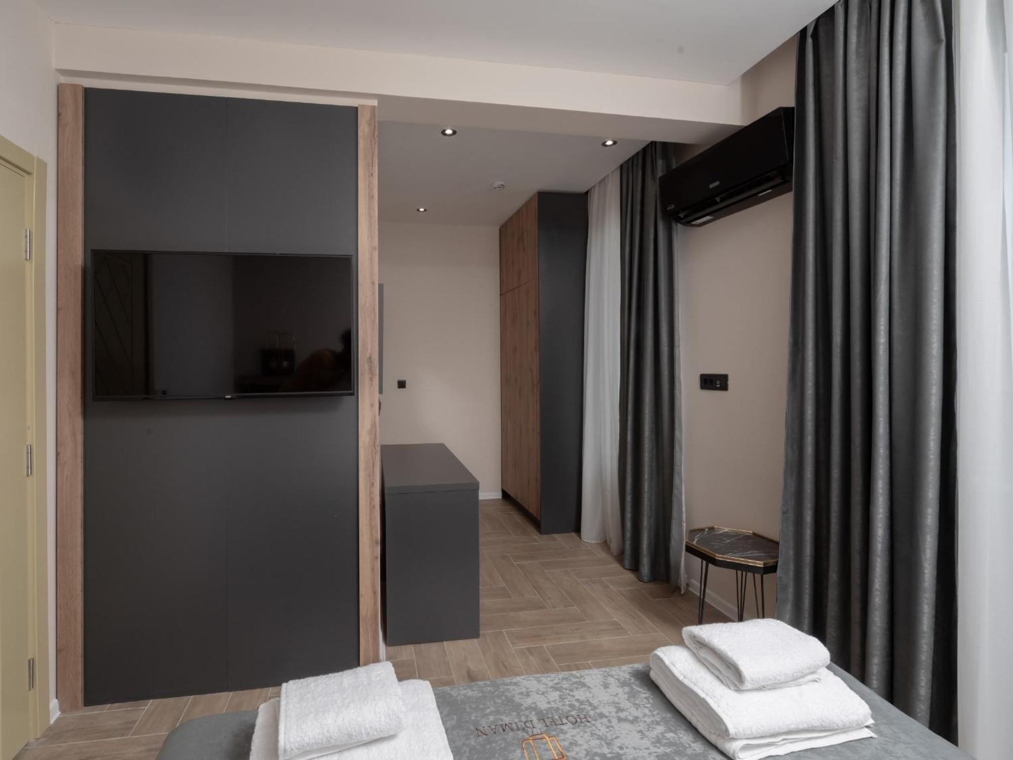Hotel Diman Dobra Voda Bilik gambar