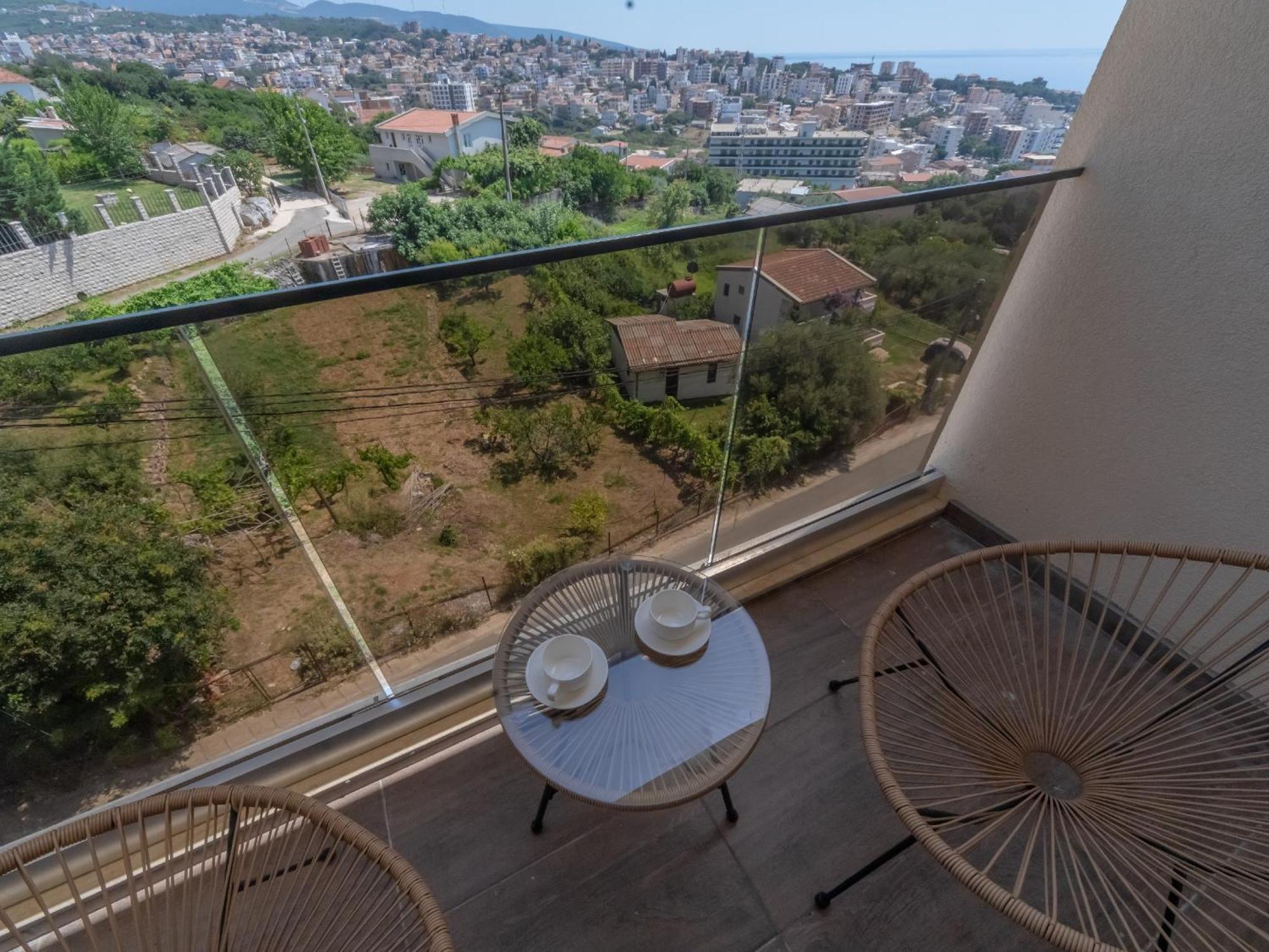 Hotel Diman Dobra Voda Bilik gambar
